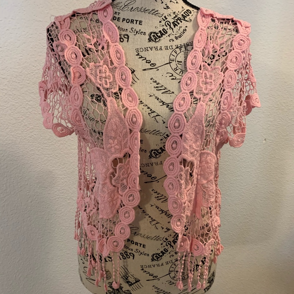 Woman’s Pink Lace Overthrow